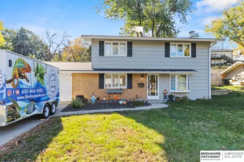 8565 Larimore Ave, Omaha, NE 68134