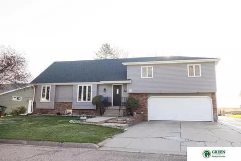 135 E Liberty Dr, Henderson, NE 68371