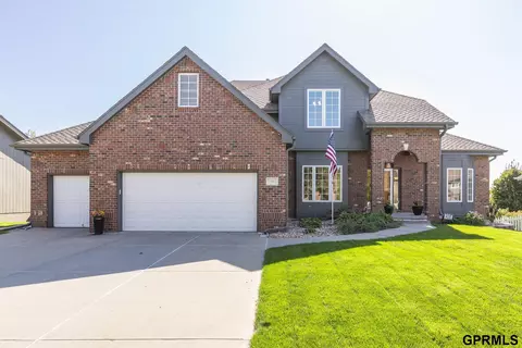 17605 Riggs St, Omaha, NE 68135