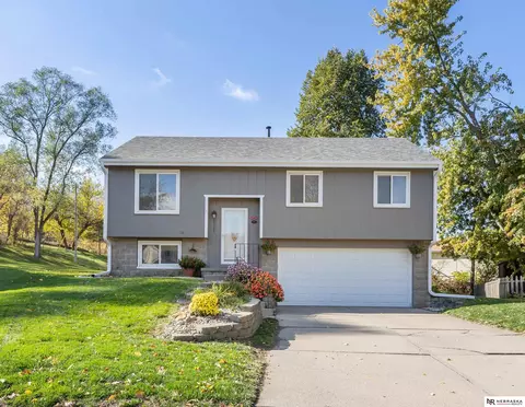 6522 S 51st Avenue Cir, Omaha, NE 68117