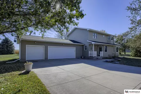453 City View Dr, Wahoo, NE 68066