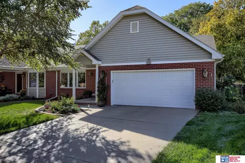 3220 Jamestown Rd, Lincoln, NE 68516