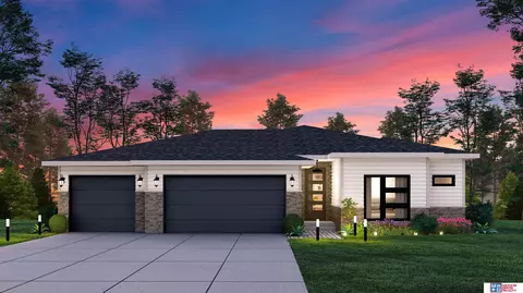 345 Kristi Ln, Hickman, NE 68372