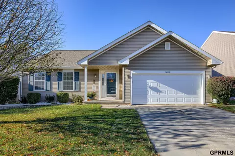 14831 Spaulding St, Omaha, NE 68116