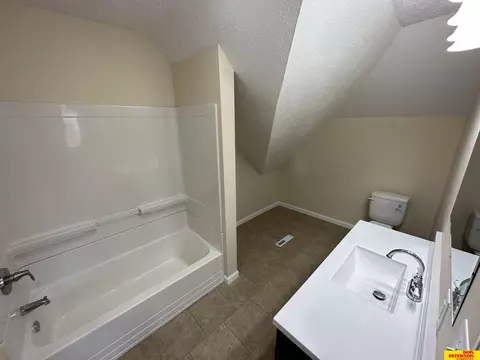 Bath - 200 Diamond St, Lyons, NE 68038 photo 4 of 4