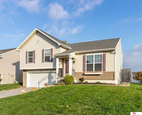 19604 V St, Omaha, NE 68135