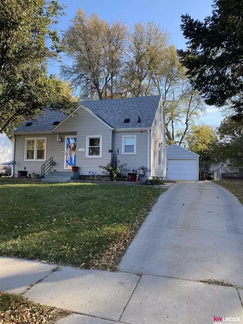 6133 Baldwin Ave, Lincoln, NE 68507