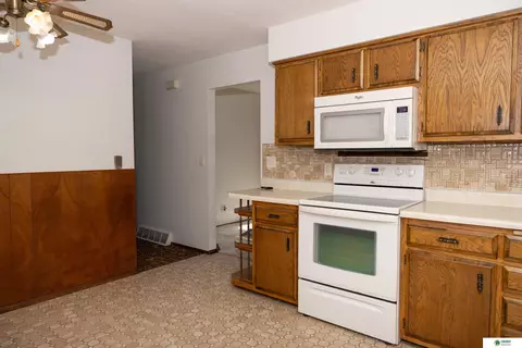 919 E 4th St, York, NE 68467 photo 8