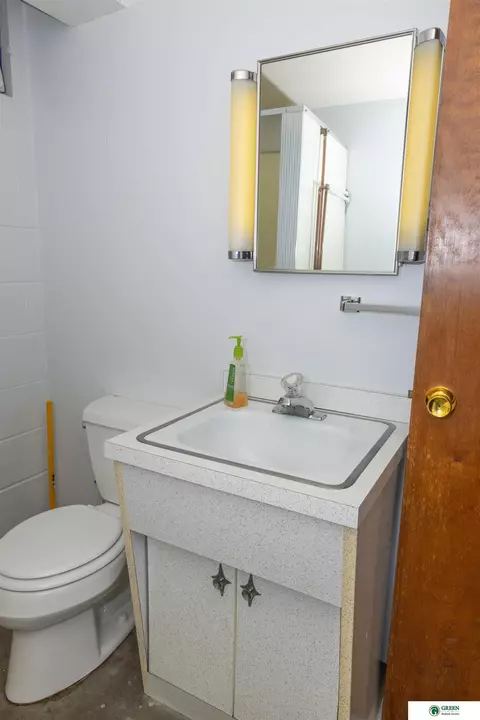 919 E 4th St, York, NE 68467 photo 22