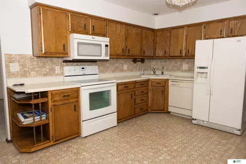919 E 4th St, York, NE 68467 photo 7