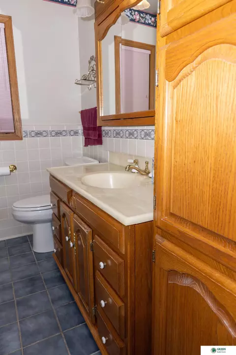 919 E 4th St, York, NE 68467 photo 15