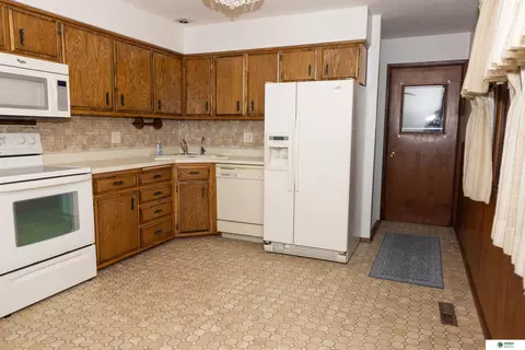 919 E 4th St, York, NE 68467 photo 9