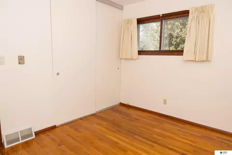 919 E 4th St, York, NE 68467 photo 12