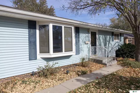 919 E 4th St, York, NE 68467 photo 3
