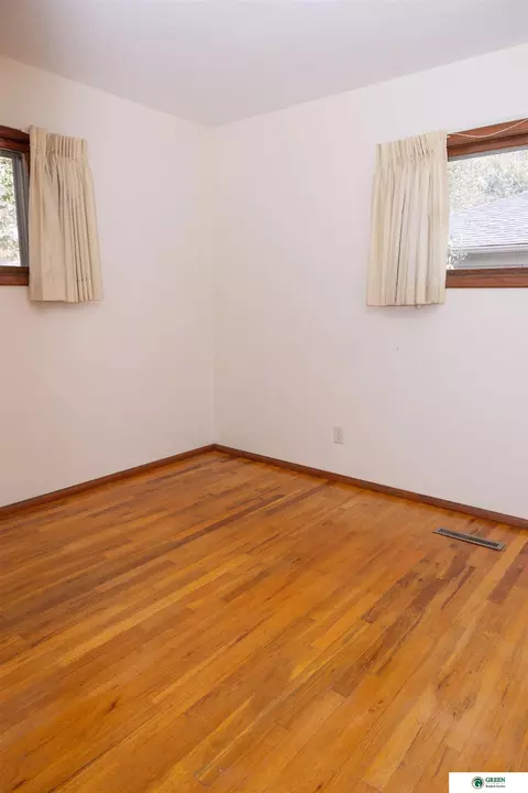 919 E 4th St, York, NE 68467 photo 11
