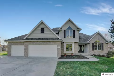 7833 Tobie Ln, Lincoln, NE 68516