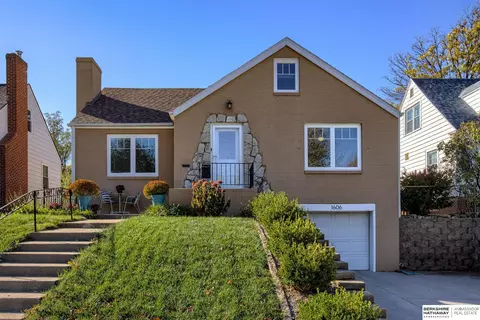 1606 S 56 St, Omaha, NE 68106