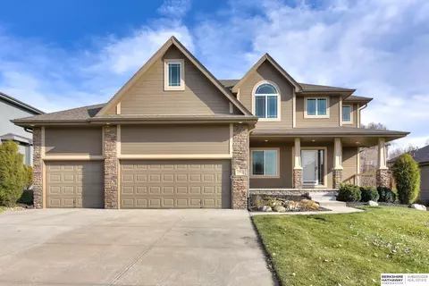 2041 S 195 St, Omaha, NE 68130