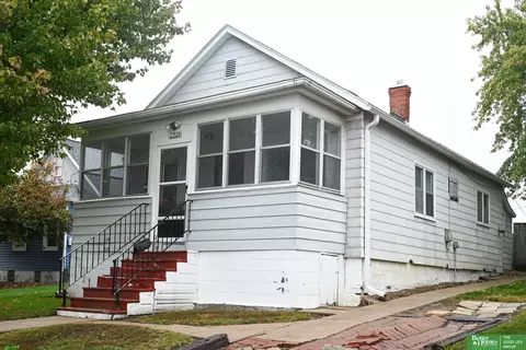 2921 S 26 St, Omaha, NE 68105