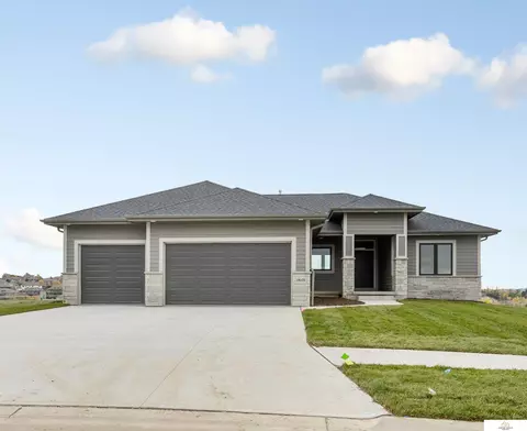 18101 Miami St, Omaha, NE 68022