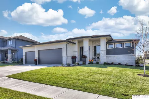 4820 N 187 Ave, Omaha, NE 68022