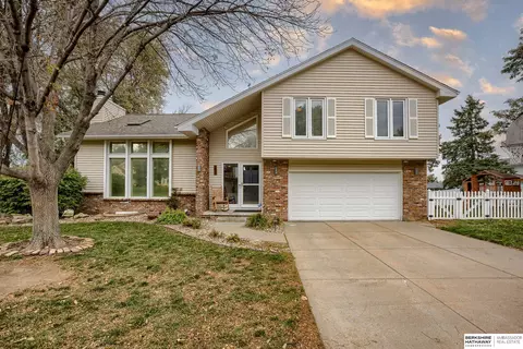 16566 Poppleton Ave, Omaha, NE 68130