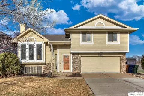 13307 Courtney Dr, Bellevue, NE 68123