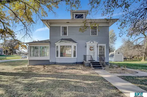 535 Illinois Pl, Palmyra, NE 68418