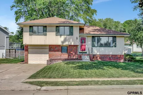 11434 U St, Omaha, NE 68137