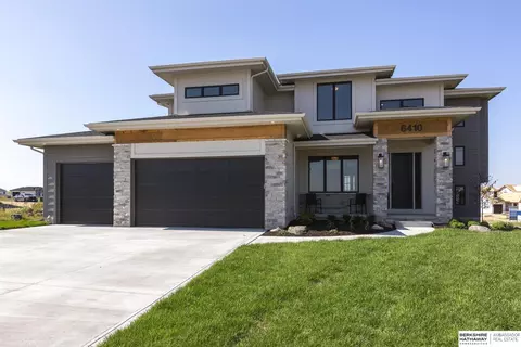 10014 S 187 Ave, Gretna, NE 68028