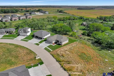 1503 E 8th St, Hickman, NE 68372 photo 4