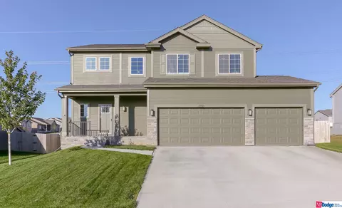 11752 S 112th St, Papillion, NE 68046