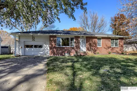 1714 Washington St, Beatrice, NE 68310