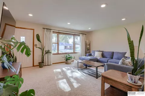 1714 Washington St, Beatrice, NE 68310 photo 4