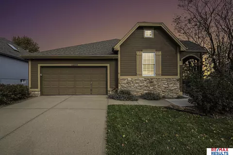 14658 Stone Ave, Omaha, NE 68116