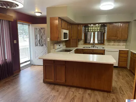 111 E 10th St, Stromsburg, NE 68666 photo 3