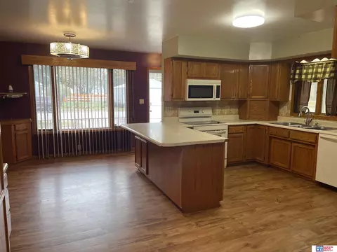 111 E 10th St, Stromsburg, NE 68666 photo 8