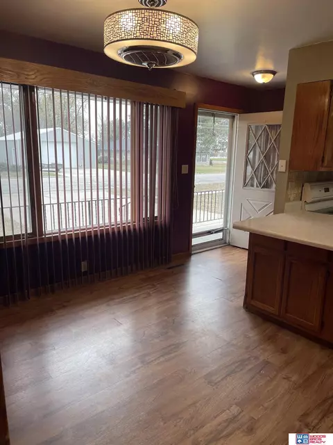 111 E 10th St, Stromsburg, NE 68666 photo 4