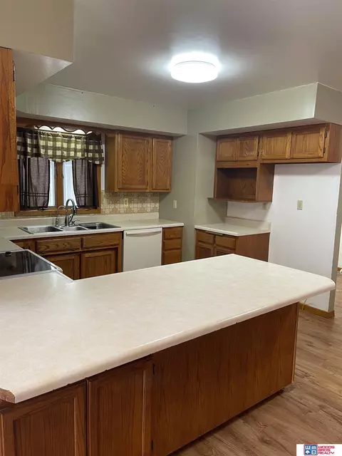 111 E 10th St, Stromsburg, NE 68666 photo 5