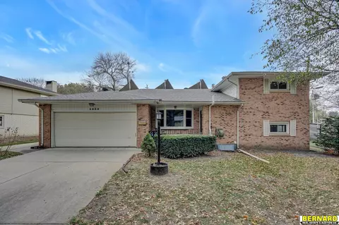 2030 Pacific Dr, Lincoln, NE 68506