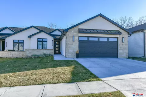 1524 S 93rd St, Lincoln, NE 68520