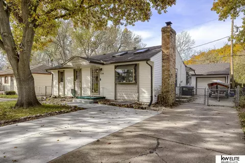 7538 Sherman Dr, Omaha, NE 68134