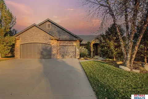 3915 S 188 St, Omaha, NE 68130