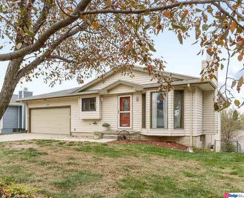 10627 Laurel Ave, Omaha, NE 68134