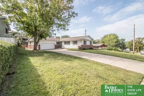 10613 Decatur St, Omaha, NE 68114