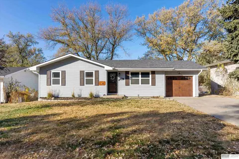 6918 N 63 St, Omaha, NE 68152