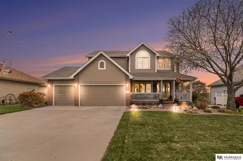2117 Savannah Dr, Papillion, NE 68133