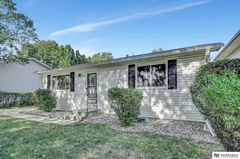 1821 SW 21st St, Lincoln, NE 68522