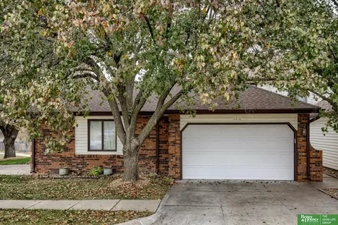 2918 Londonshire Ct, Lincoln, NE 68516