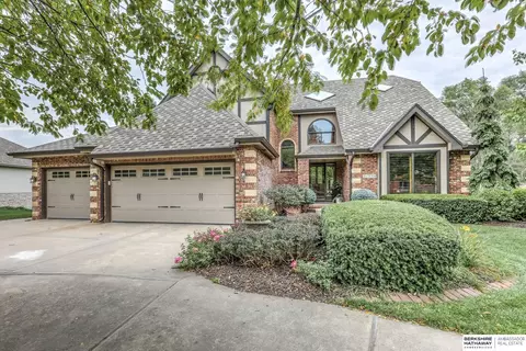 21954 Stanford Cir, Omaha, NE 68022